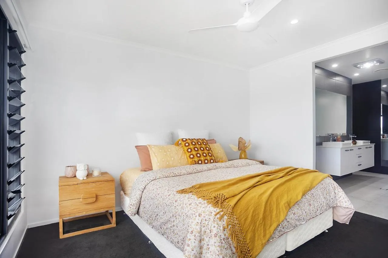 Vila Executive, Modern Waterfront House Maroochydore 0*,  Austrálie