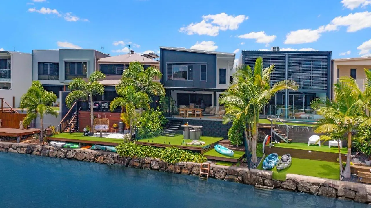 Executive, Modern Waterfront House Villa Maroochydore Australia
