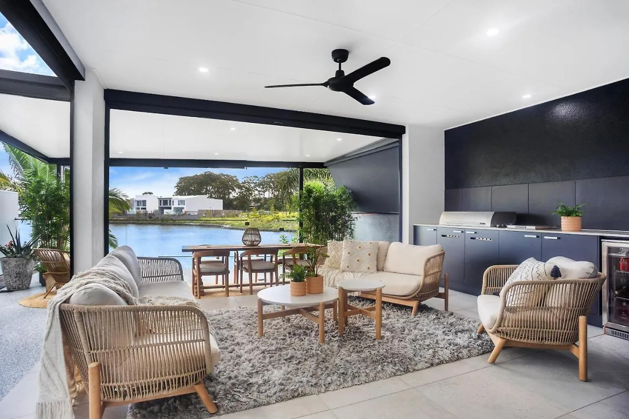 Holiday home Executive, Modern Waterfront House Villa Maroochydore Australia